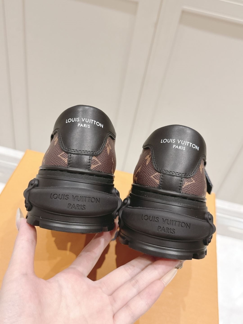 l0vis Vvtt0n loafers